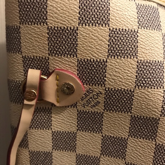 Handbag - Picture 3 of 3